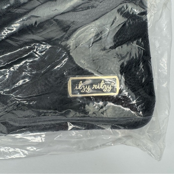 Itzy Ritzy Black Boss Pouch Wallet Wristlet Belt Bag - Picture 10 of 12